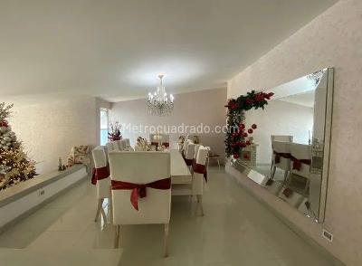 Casa de 5 alcobas en venta en Ciudad Jardin, Cali, 1900 m² · foto 8 de 20