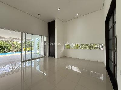 Casa de 5 alcobas en venta en Altos De Ciudad Jardin, Cali, 1088 m² · foto 15 de 19