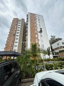 Apartamento en venta en Pance, Cali · foto 2 de 19