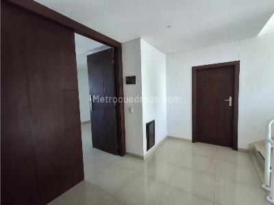 Apartamento de 4 alcobas en venta en Altos De Riomar, Barranquilla, 214 m² · foto 3 de 20