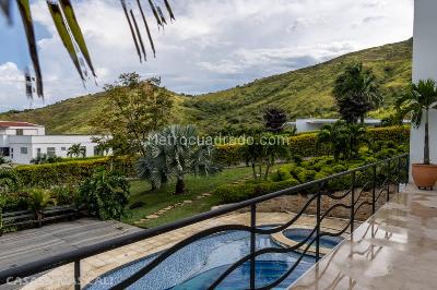 Casa de 5 alcobas en venta en Menga, Cali, 1068 m² · foto 10 de 20