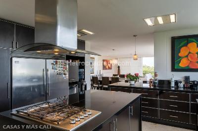 Casa de 5 alcobas en venta en Menga, Cali, 1068 m² · foto 17 de 20