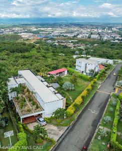 Casa de 5 alcobas en venta en Menga, Cali, 1068 m² · foto 5 de 20
