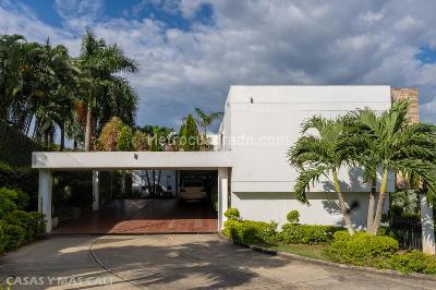 Casa de 5 alcobas en venta en Menga, Cali, 1068 m² · foto 6 de 20