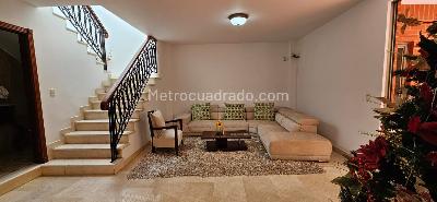 Casa de 5 alcobas en venta en Ciudad Jardin, Cali, 335 m² · foto 2 de 20