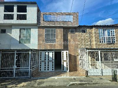 Casa de 4 alcobas en venta en Italia, Palmira, 140 m² · foto 2 de 20