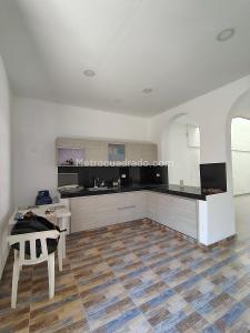 Casa de 4 alcobas en venta en Bretaña, Cali, 230 m² · foto 3 de 16