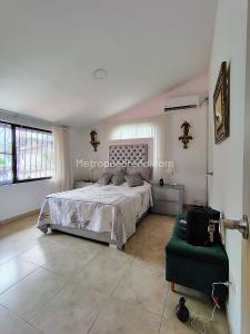 Casa de 5 alcobas en venta en El Refugio, Cali, 250 m² · foto 18 de 20
