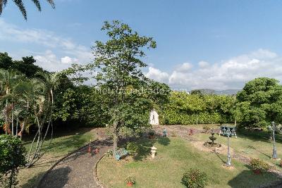 Casa de 5 alcobas en venta en El Limonar, Cali, 1204 m² · foto 14 de 20