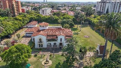 Casa de 5 alcobas en venta en El Limonar, Cali, 1204 m² · foto 2 de 20