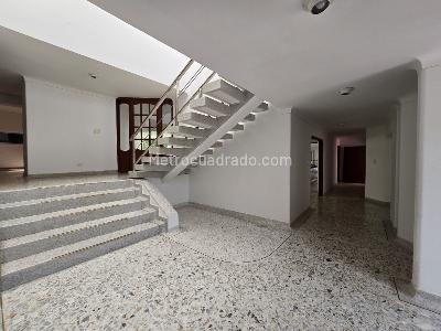Casa de 5 alcobas en venta en Ciudad Jardin, Cali, 700 m² · foto 18 de 20