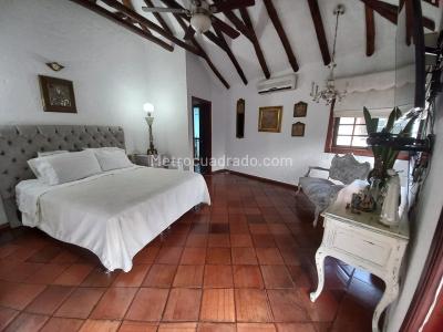 Casa de 5 alcobas en venta en Ciudad Jardin, Cali, 344 m² · foto 19 de 20