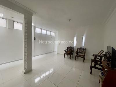 Casa de 5 alcobas en venta en Barrio Nuevo, Palmira, 242 m² · foto 2 de 20