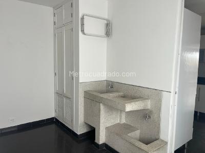 Apartamento de 4 alcobas en venta en Normandia, Cali, 247 m² · foto 13 de 16