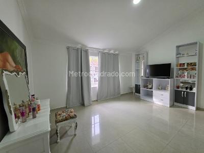 Casa de 5 alcobas en venta en Ciudad Jardin, Cali, 289 m² · foto 18 de 20