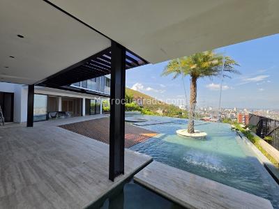 Casa de 4 alcobas en venta en Cristales, Cali, 1293 m² · foto 3 de 20