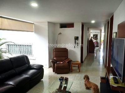 Apartamento de 4 alcobas en venta en San Vicente, Cali, 216 m² · foto 2 de 18