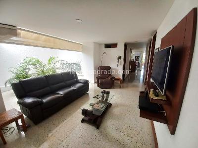 Apartamento de 4 alcobas en venta en San Vicente, Cali, 216 m² · foto 9 de 18