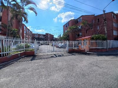Apartamento de 3 alcobas en venta en Palmeras Piso 4 Costado Exito Sin Ascensor, Ibagué, 62 m² · foto 3 de 20