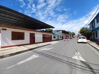 Casa de 3 alcobas en arriendo en El Salado, Ibagué, 253 m² · foto 4 de 20