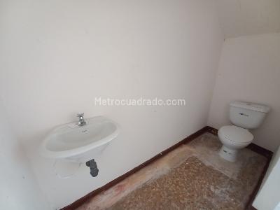 Casa de 3 alcobas en arriendo en El Salado, Ibagué, 253 m² · foto 15 de 20