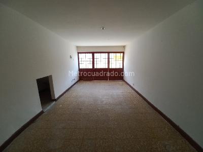 Casa de 3 alcobas en venta en El Salado, Ibagué, 253 m² · foto 6 de 20