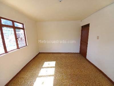 Casa de 3 alcobas en venta en El Salado, Ibagué, 253 m² · foto 10 de 20