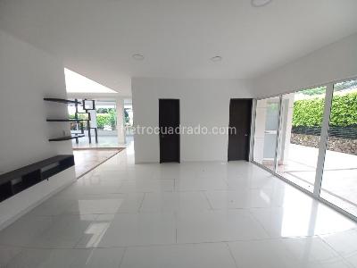 Casa de 5 alcobas en venta en Balcones Del Vegel, Ibagué, 838 m² · foto 5 de 20