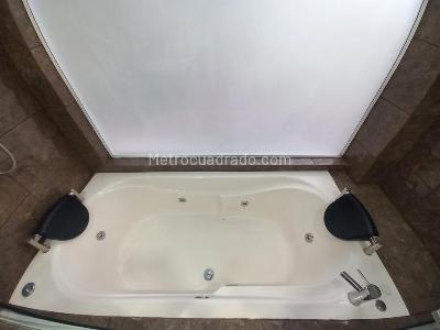 Casa de 5 alcobas en venta en Balcones Del Vegel, Ibagué, 838 m² · foto 14 de 20