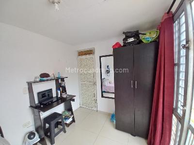 Casa de 5 alcobas en venta en Castellana, Ibagué, 292 m² · foto 6 de 12
