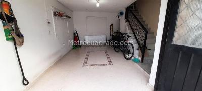 Casa de 5 alcobas en venta en Arkaniza I, Ibagué, 180 m² · foto 2 de 17