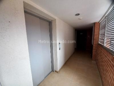 Apartamento de 3 alcobas en venta en Altos De Santa Cecilia Piso 9, Ibagué, 118 m² · foto 4 de 20