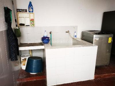 Casa de 5 alcobas en venta en Villamarlen Ii, Ibagué, 372 m² · foto 13 de 20