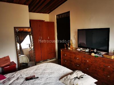 Casa de 5 alcobas en venta en La Francia, Ibagué, 381 m² · foto 10 de 14