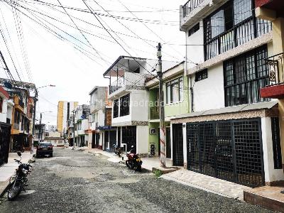 Casa de 5 alcobas en venta en Remansos, Ibagué, 322 m² · foto 2 de 20