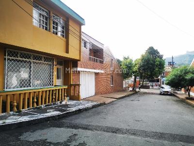 Apartamento de 1 alcoba en venta en Santa Helena Piso 2, Ibagué, 150 m² · foto 3 de 14