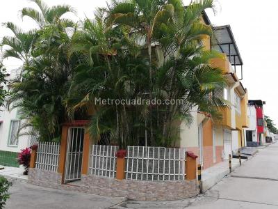 Casa de 5 alcobas en venta en Cantabria, Ibagué, 130 m² · foto 4 de 20