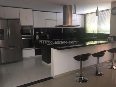 Casa de 5 alcobas en venta en Condominio Los Lagos, Ibagué, 350 m² · foto 4 de 14