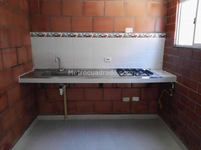 Casa de 3 alcobas en venta en Arboleda Campestre Los Cambulos, Ibagué, 70 m² · foto 2 de 19