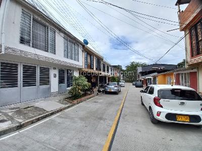 Casa de 3 alcobas en venta en Urb, Ibagué, 123 m² · foto 2 de 20