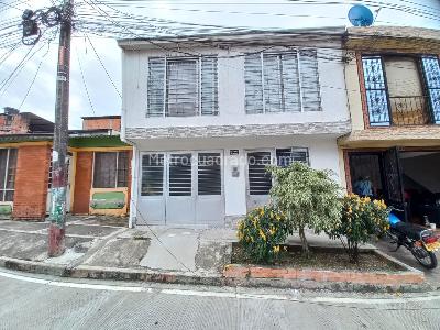 Casa de 3 alcobas en venta en Urb, Ibagué, 123 m² · foto 3 de 20
