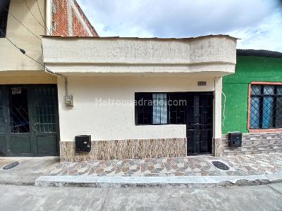 Casa de 2 alcobas en venta en Ciruelos, Ibagué, 60 m² · foto 3 de 16