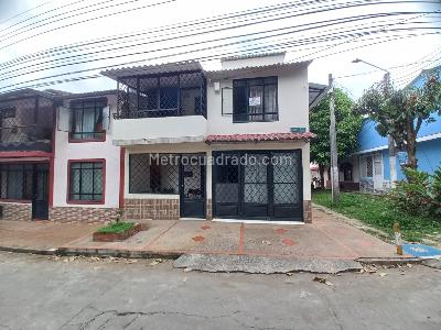Casa de 5 alcobas en venta en Jardin Quinta Avenida, Ibagué, 147 m² · foto 2 de 20