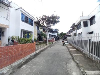 Casa de 2 alcobas en venta en Cuidadela Comfenalco Etapa I, Ibagué, 99 m² · foto 3 de 18