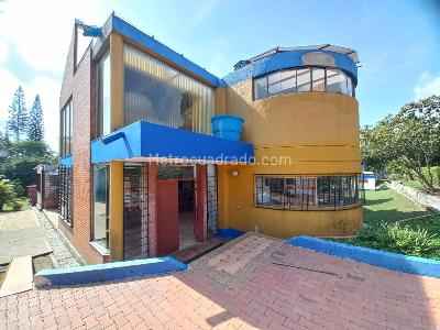 Casa de 4 alcobas en venta en San Francisco, Ibagué, 255 m² · foto 3 de 20