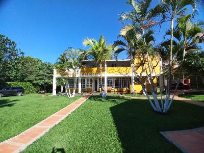 Casa de 5 alcobas en venta en Villa Lorely Aparco, Ibagué, 307 m² · foto 2 de 20