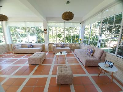 Casa de 5 alcobas en venta en Villa Lorely Aparco, Ibagué, 307 m² · foto 5 de 20