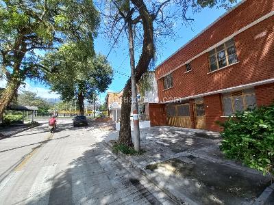 Casa de 5 alcobas en venta en Casa Club, Ibagué, 400 m² · foto 2 de 20