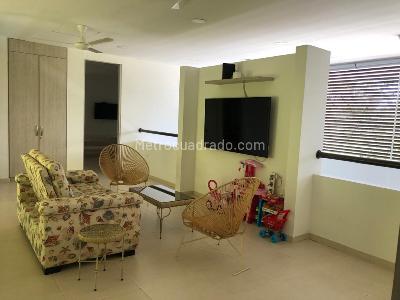 Casa de 5 alcobas en venta en Lagos Del Peñon, Girardot, 340 m² · foto 2 de 20