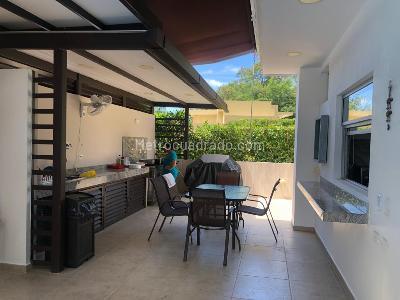 Casa de 5 alcobas en venta en Lagos Del Peñon, Girardot, 340 m² · foto 12 de 20